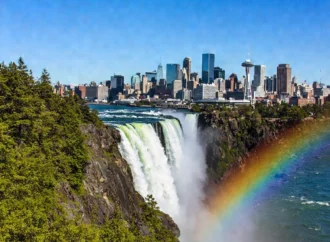 Extraordinary Snoqualmie Falls and Seattle Tour